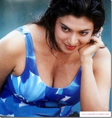 kasthuri-tamil-actress-swimsuit-photos