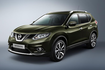 Nissan X-Trail (2014) Front Side