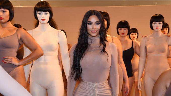 Kim Kardashian used "SKIMS cotton fabric" to wrap her Christmas presents. 