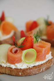 Tartines Croquantes Fromage Frais Saumon Pomme Granny Smith Fraise Aneth