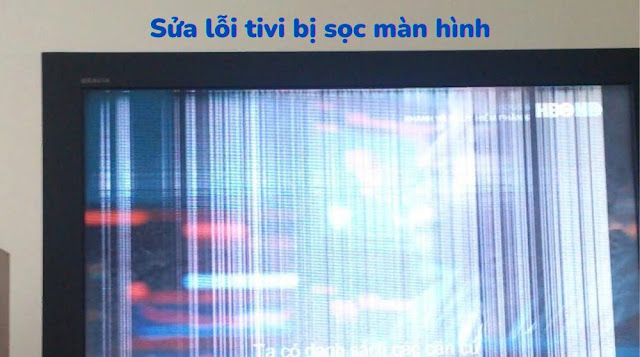 Tivi Aqua bị sọc màn hình cần được thợ chuyên nghiệp sửa chữa
