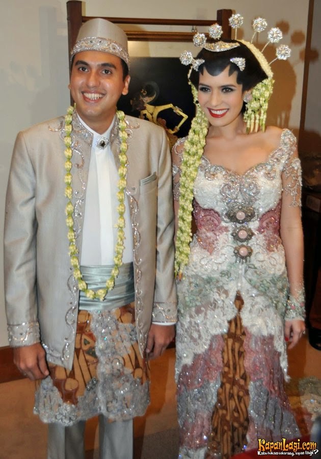 25 Kebaya Pengantin Artis Indonesia 