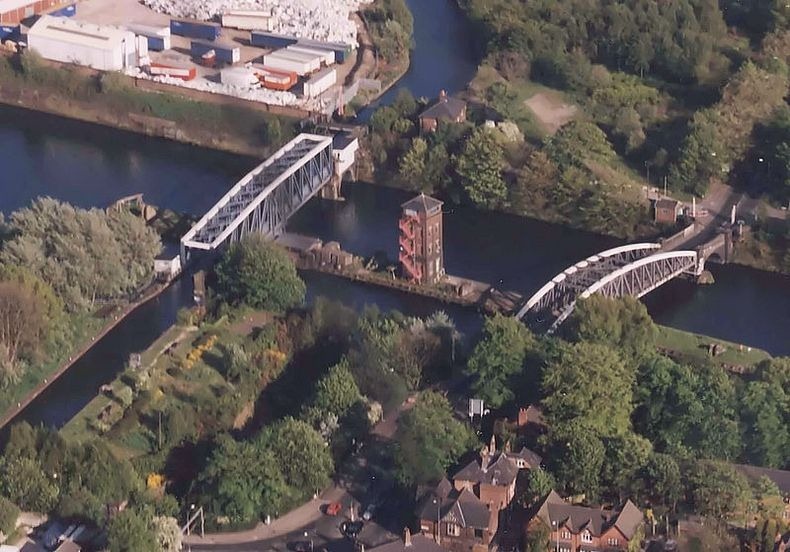 barton-swing-bridge-10