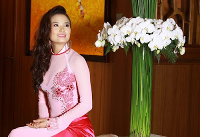 Cao Thuy Duong in Ao Dai