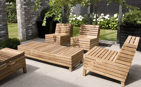 Patio Furniture: April 2011