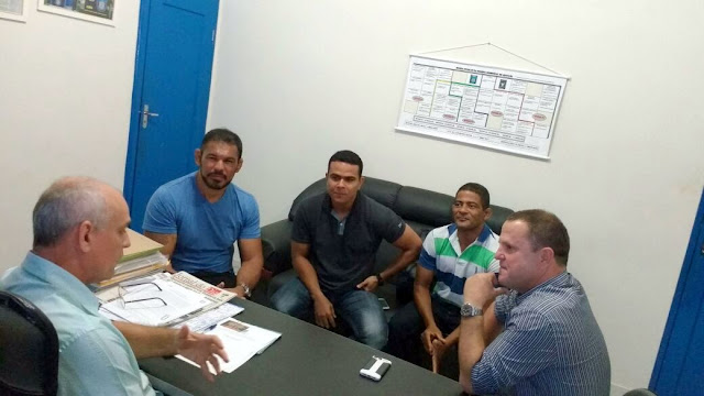 Rodrigo Minotauro visita o comando da Guarda Municipal de Aracaju