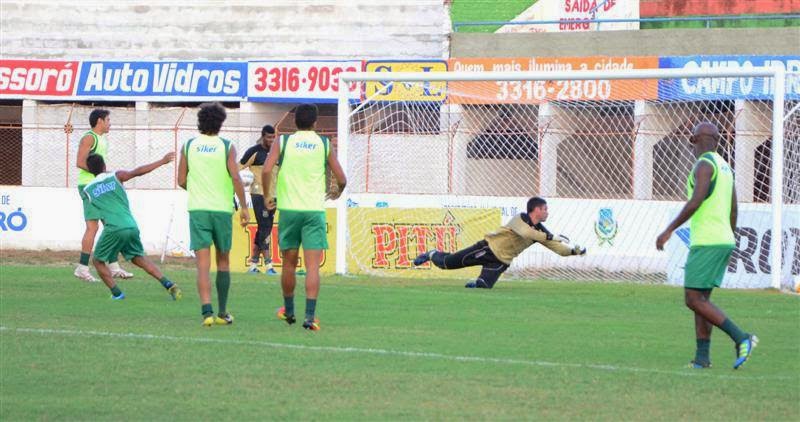 Baraúnas empata com o Santa Cruz e conquista seu primeiro ponto no campeonato