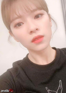 Jeongyeon of Twice Cute Photos with short hairstyle
