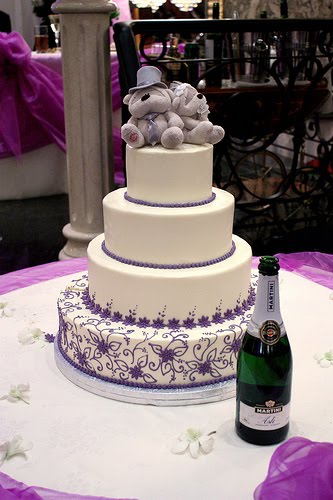 Purple and Orchid Theme Wedding Cake To see daily pictures recipes 