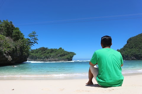  5 Pantai Terindah di Malang yang Harus Kalian Jelajahi