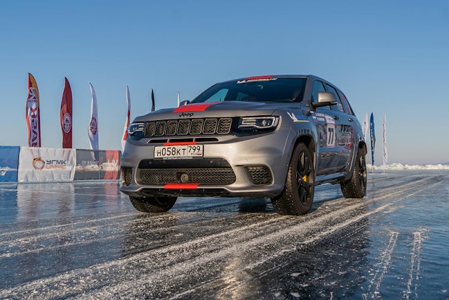 Jeep Grand Cherokee Trackhawk Catatkan Rekor SUV Tercepat di Es