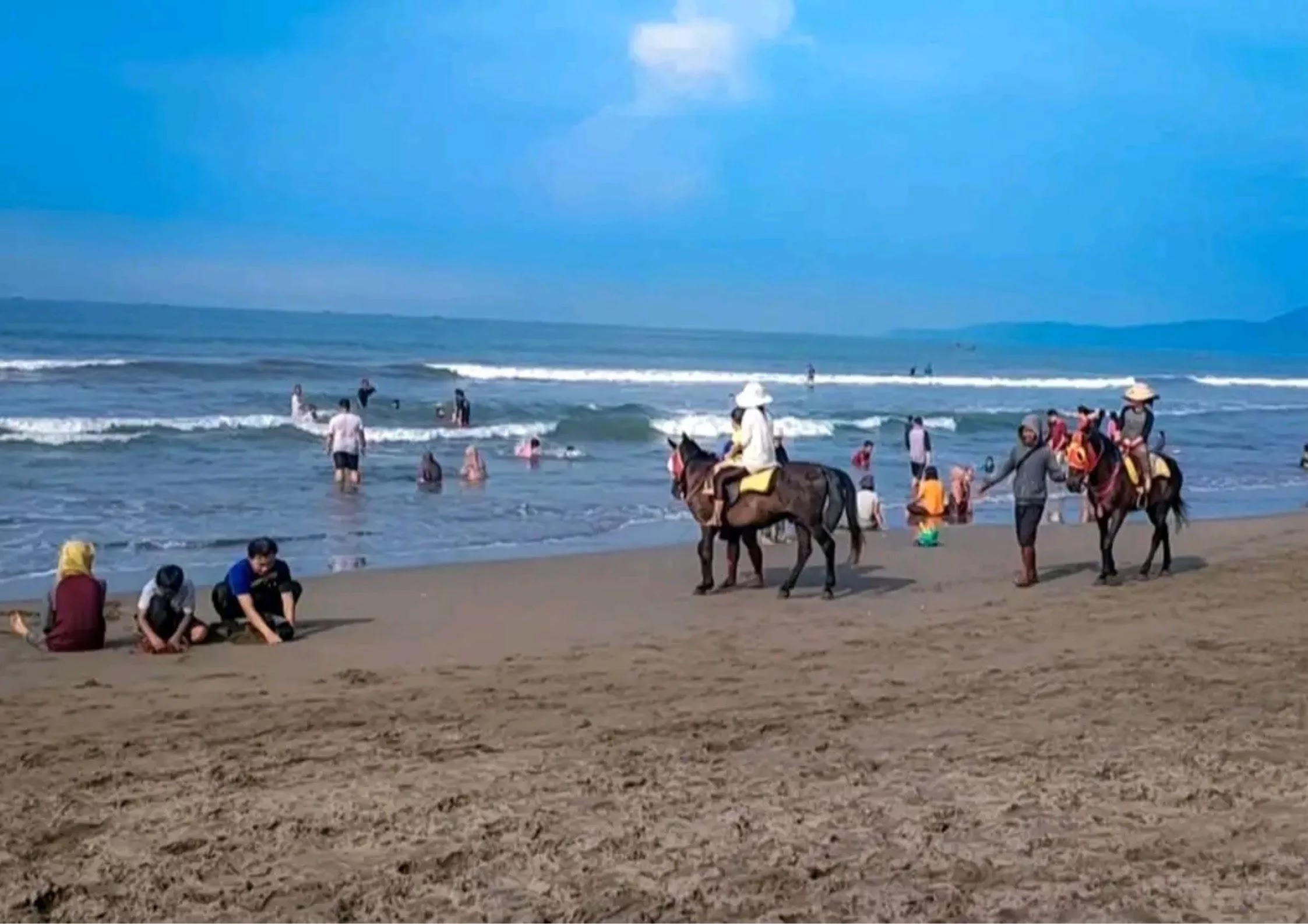 Pantai Citepus, Menikmati Keindahan Laut Biru yang Memanjakan Mata di Sukabumi
