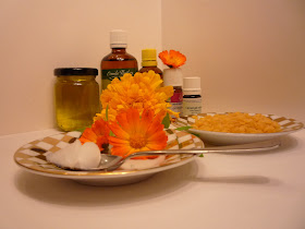 Tagetes and Calendula oils Organic Poultry treatment