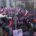 " Az Európai Unió és a NATO korunk legnagyobb gonoszai" - tüntetők ezrei követelték Prágában a kormány távozását