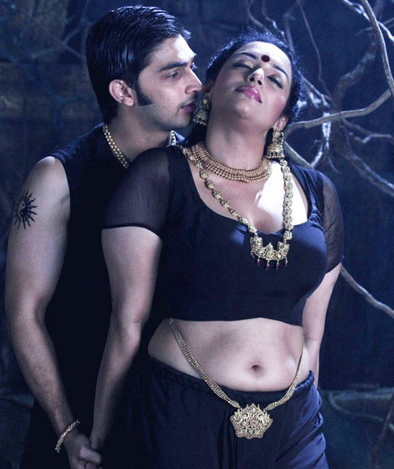 Remake Hot Pictures Of Shwetha Menon In Rathinirvedam 2011 Remake