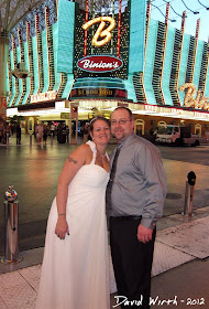 wedding in vegas, binions, freemont street, white dress