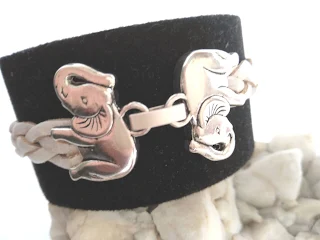 pulsera de cuero con elefante