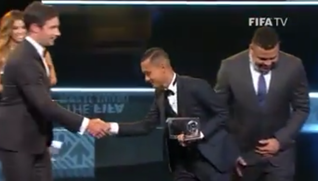 Faiz Subri menang Anugerah Puskas 2016