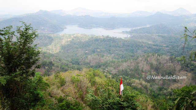 Fokus lihat Waduk Sermo dari ketinggan