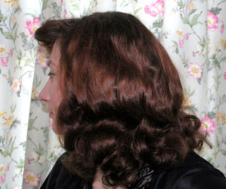 How to make pin curls with a dolly peg 1940's hair tutorial Easy and Cheap pin curl tool