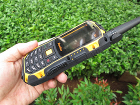 Hape Walkie Talkie Outdoor Runbo X1 Jaringan UHF