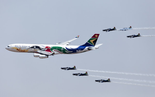 airbus aerobatic team a340 and pilatus pc-7