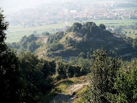 El Turó del Coll de Gallina des de la pujada al Castell de Torelló