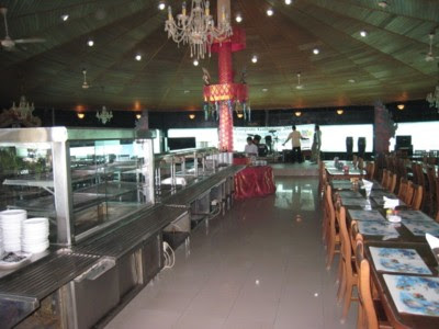 pulau putri Buffet meal with Indonesia Cuisine