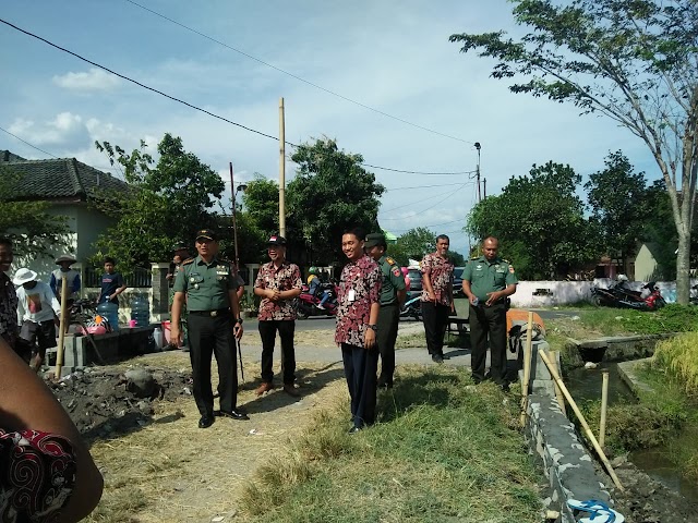 DANDIM 0726/SUKOHARJO TINJAU LOKASI PRA TMMD SENGKUYUNG TAHAP II DESA WIRUN MOJOLABAN