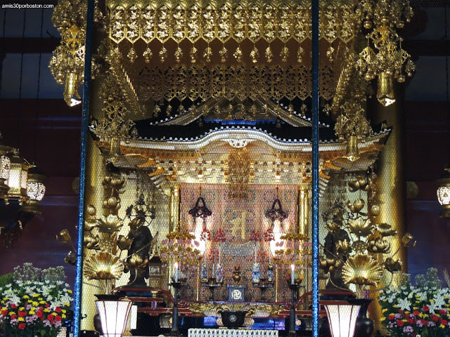 Altar del Salón Principal del Templo Sensoji