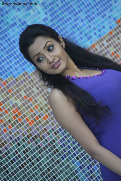 Madhavi Kaushalya Sri Lankan Hot Model and TV Presenter Latest Photo Shoot Gallery cleavage