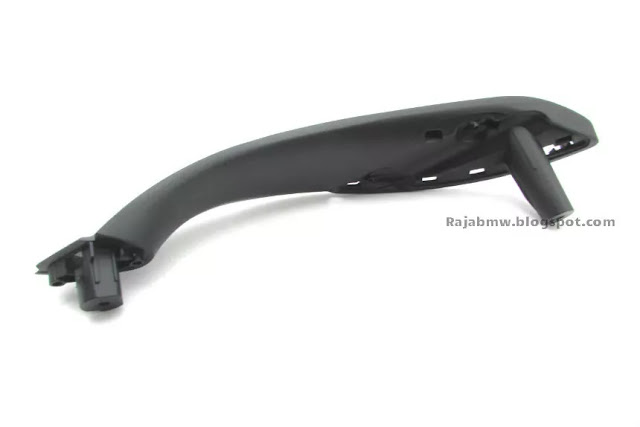 Door Inner Handle BMW F30 Warna Hitam Kiri (Depan)