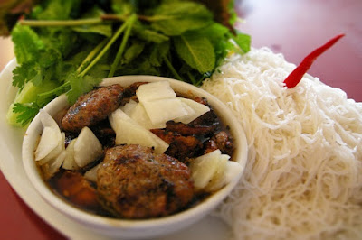 Introduce special and unique dishes at Food Week in Hanoi