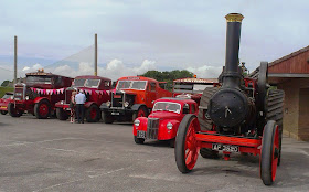 Vintage vehicle display