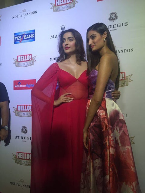 Sonam Kapoor Deep Cleavy & Bulging Melons Show In Reat Hello Hall of Fame Awards2016