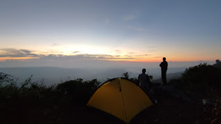 camping di tebing nemplek tuban