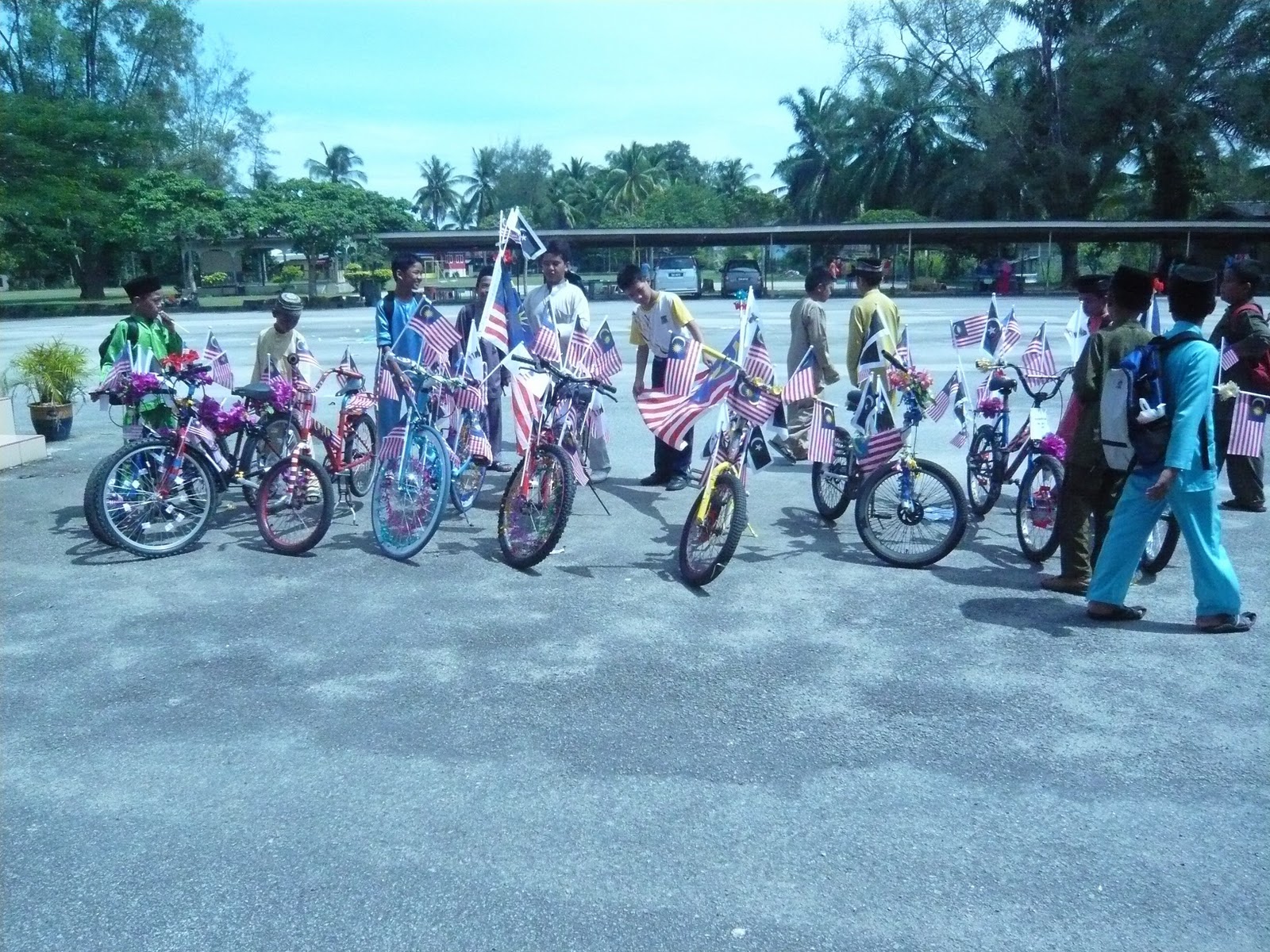 Sekolah Kebangsaan Atas Tol: Sambutan Merdeka Raya