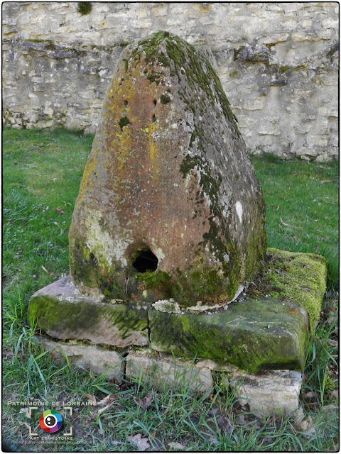 SARREBOURG (57) - Stèles-maisons gallo-romaines