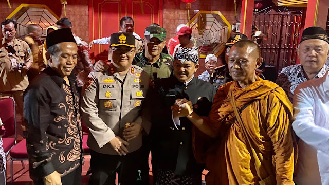 Laksanakan Ritual Tudhong, 32 Biksu Bermalam di klenteng Hok Tik Bio Ambarawa