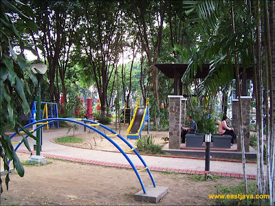 Tempat Belajar dan Bermain Anak di Taman Bungkul Surabaya