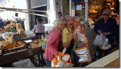 Girls shopping in Siracusa