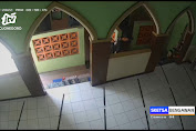 Aksi Pencurian Kotak Amal Masjid di Ngawi Terekam CCTV