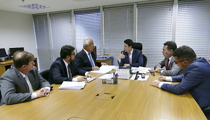 Em Brasília, Jackson Barreto apresenta necessidade de construção de casas em Maruim