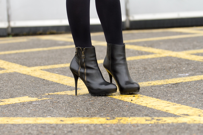 Black leather Ankle Boots