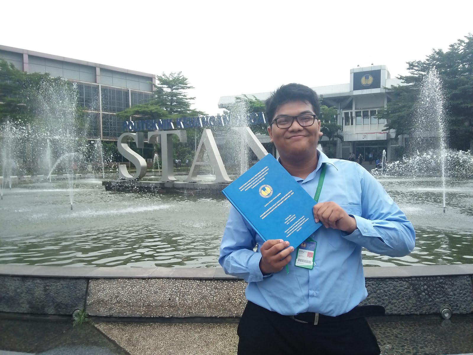 masih Diploma III jadi tidak ada sidang cukup dari dosen pembimbing dan dosen penilai pembimbing II Berikutnya tinggal Yudisium karena di PKN STAN