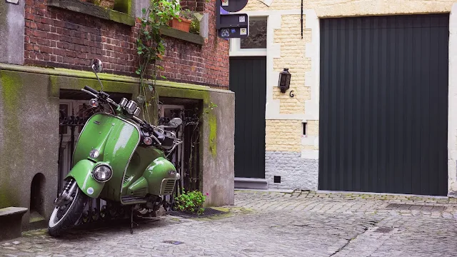 Moto Vespa Scooter Verde Antiga