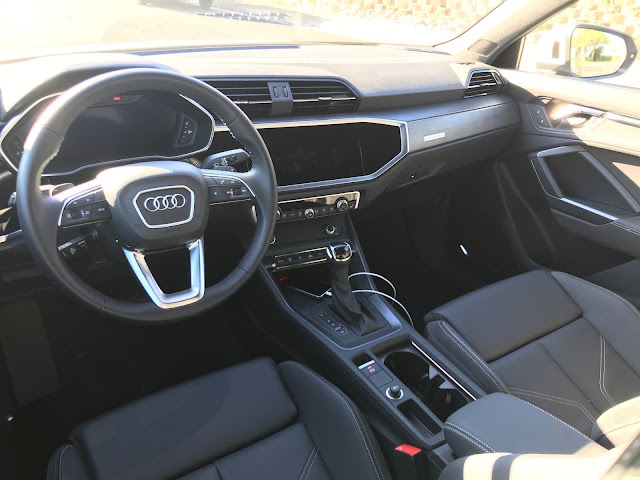 Interior view of 2019 Audi Q3 S Line quattro