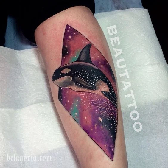 tatuaje de orca la ballena asesina