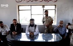   Βομβιστής αυτοκτονίας ανατινάζεται μέσα στα γραφεία ισλαμιστικής «αντάρτικης» οργάνωσης στη νότια Συρία, η επίθεση βιντεοσκοπείται, το βίν...