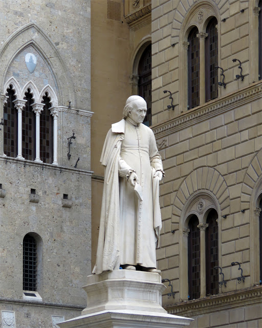 Statue of Sallustio Bandini by Tito Sarrocchi, Piazza Salimbeni, Siena